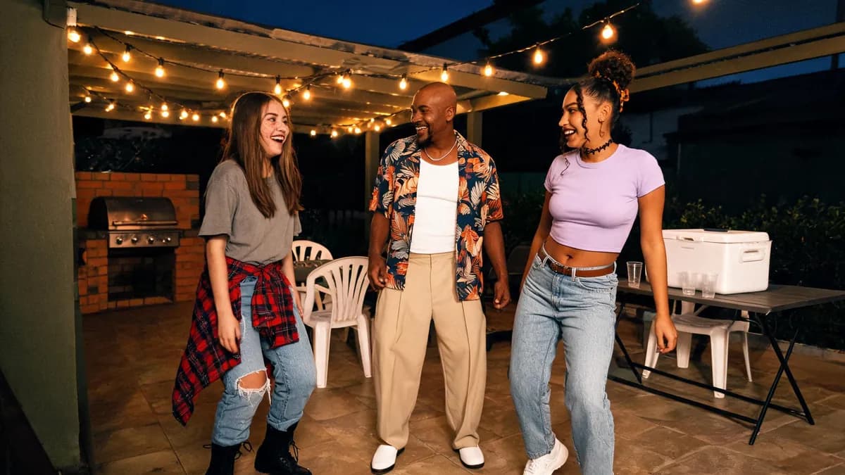 Roupa anos 90: 12 looks para a festa e para o dia a dia