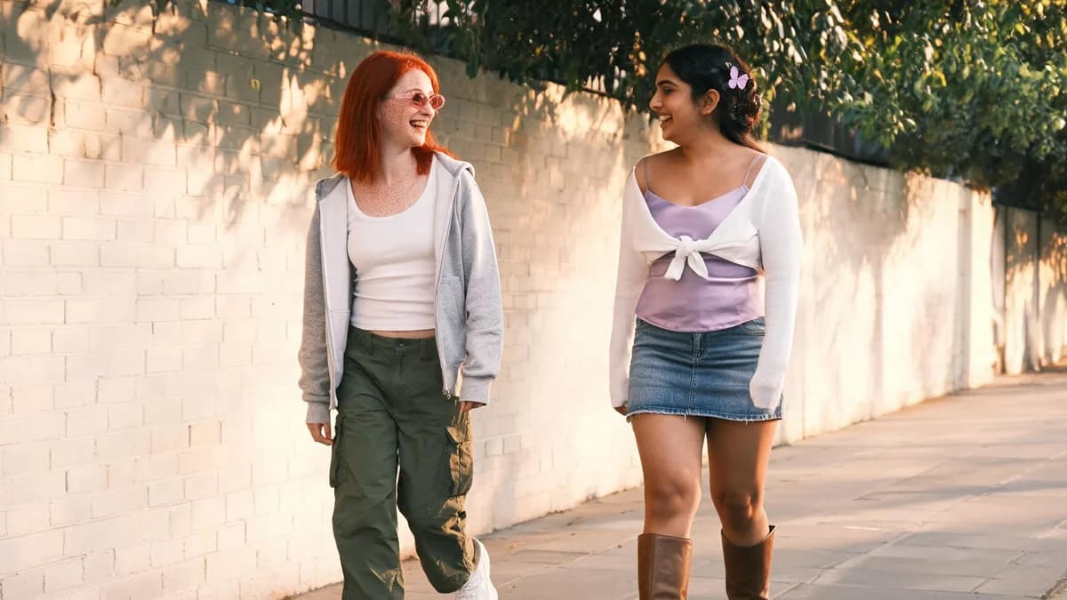 Y2K Outfits: 12 Early 2000s Looks You Can Wear Right Now
