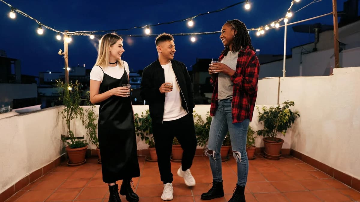 Outfit años 90: 11 looks de fiesta, del grunge al bakala